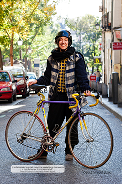 "Ir en bicicleta por la ciudad me permite escapar de mi micromundo y recordarme que vivimos en sociedad." Palma Chillón Garzón, Universidad de Granada