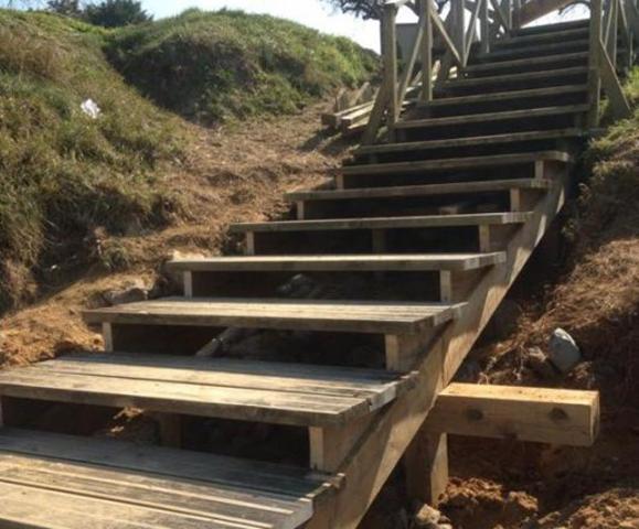 Berria. Reparación de rampas y escaleras accesos a playa