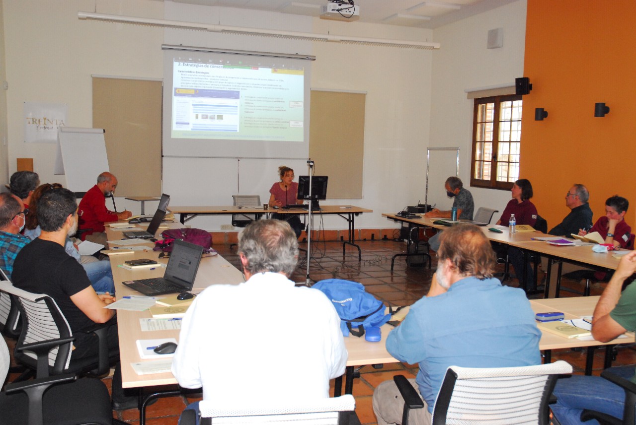 Foto participantes en el seminario de 2022