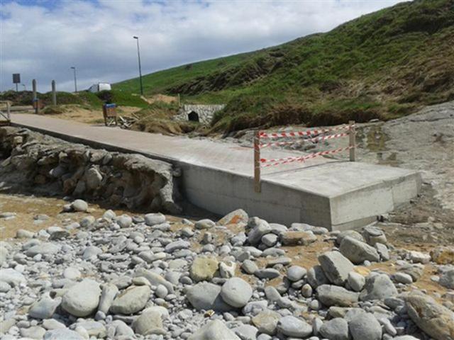 Reposición de acceso a la playa de Tagle