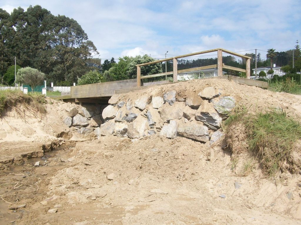 Plan Litoral 2015 Rotura de pasarela de madera en playa de Abrela