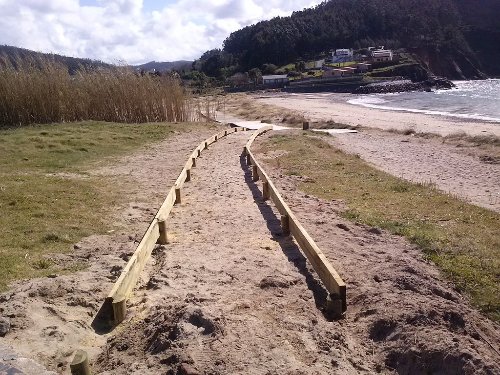 Playa de Espasante. Avería en los accesos.