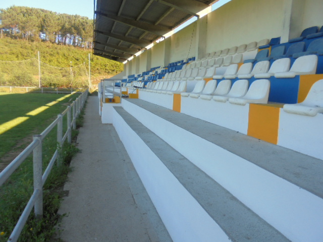 Reparación de daños en campo de fútbol