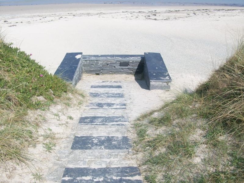 Playa Remior. Ejecución de barandilla, bajadas, escollera y demoliciones