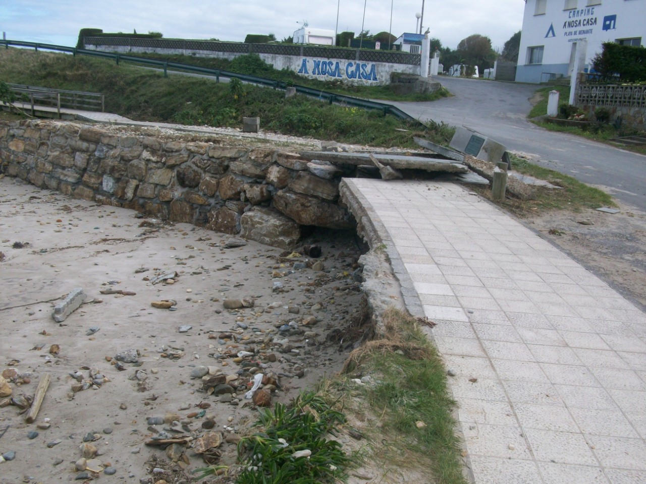 Playa de Arealonga. Construcción de escollera