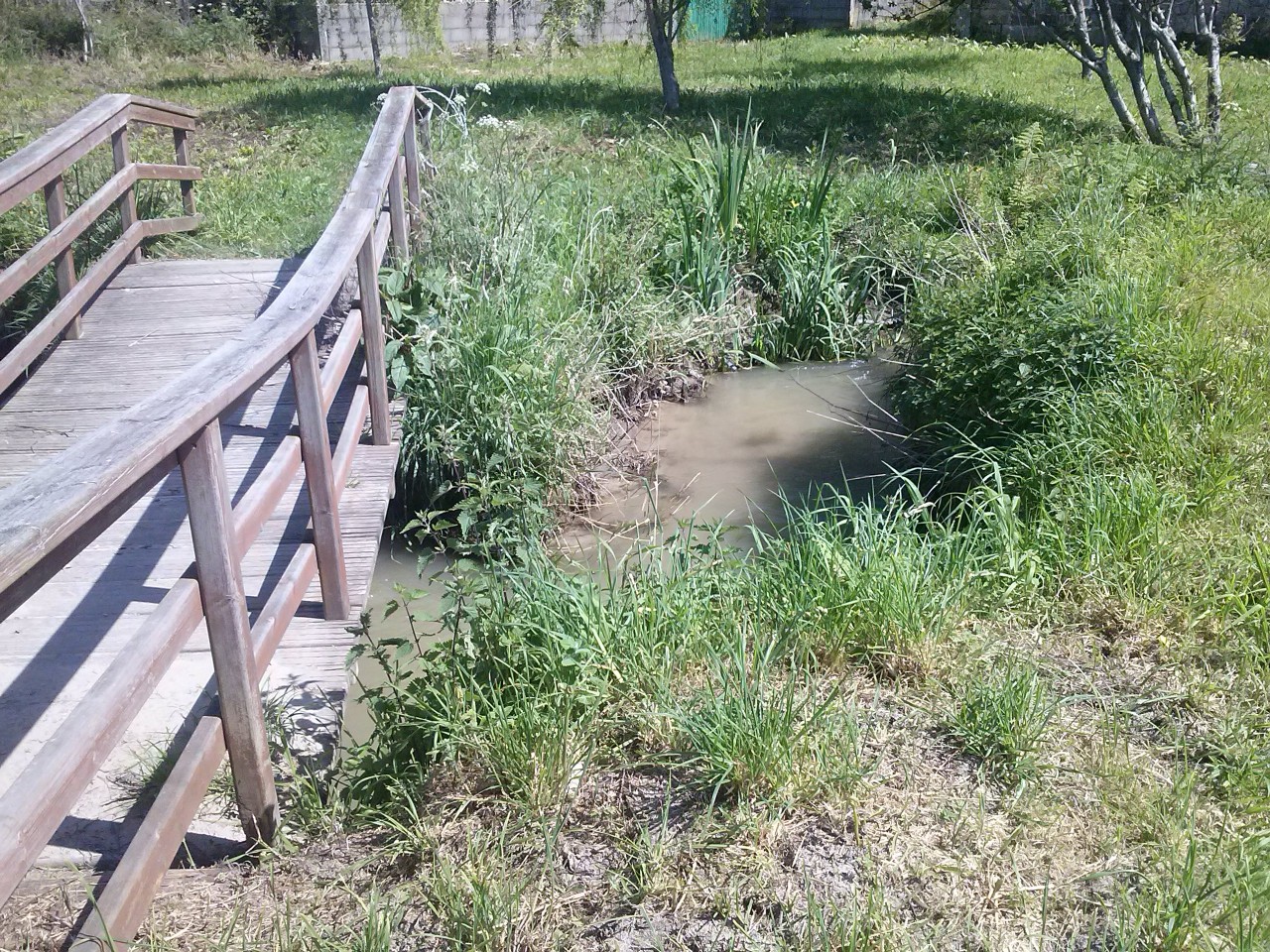 Reparaciones en senda peatonal y canalización en la playa Rodeira