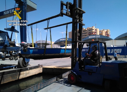 La operación ‘PERLA NEGRA’ se ha saldado, hasta el momento, con el decomiso de dos embarcaciones de pesca y sus artes, los cuales eran presuntamente utilizados para pescar de forma ilícita en el Mar Menor.