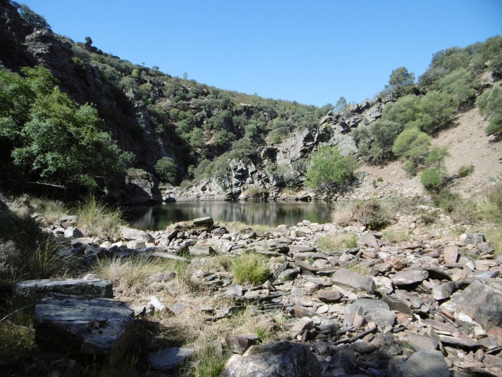 Poza en la reserva natural fluvial Río Barbaón