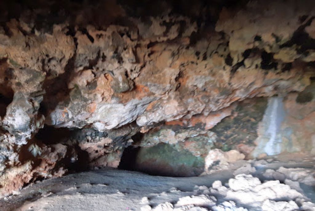 Formaciones karsticas Cueva del Bolumini