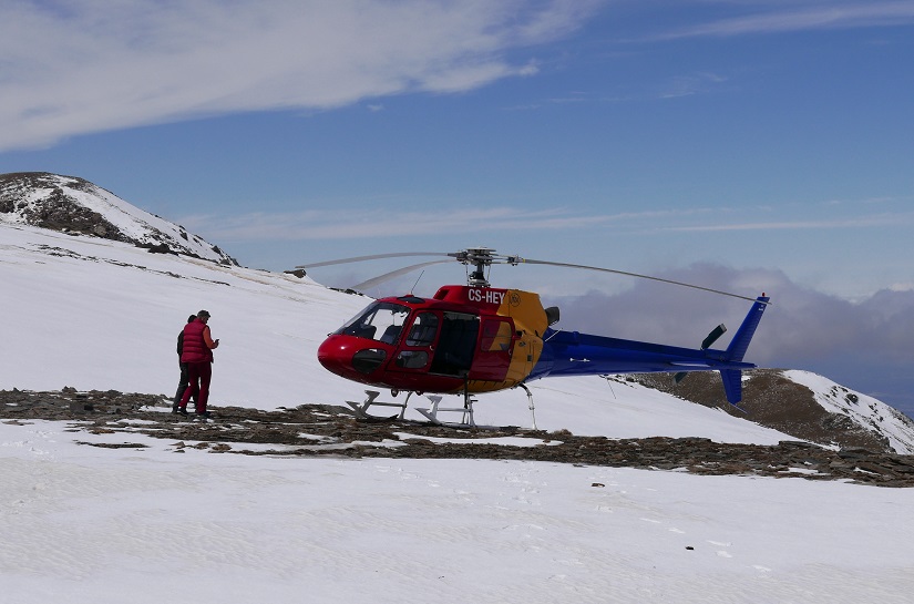 Helicóptero utilizado en la campaña de medición de Sierra Nevada en 2017.