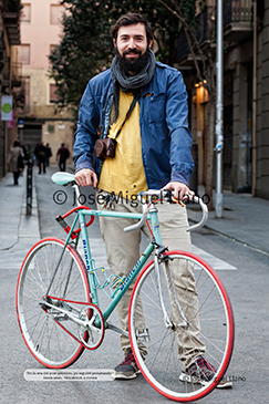 "En la era del post-petróleo, yo seguiré pedaleando." Sabela Abalo, VERDEAIA, A Coruña