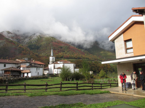 Panorámica de la población Soto de Agues (Asturias)