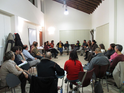 Debate durante la sesión participativa en el taller de creatividad "Buscando salidas"