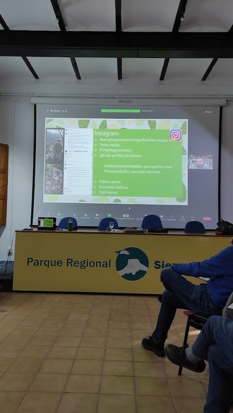 Ponencias sobre redes sociales