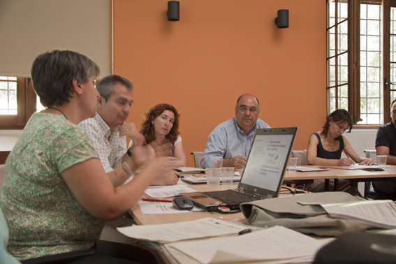 Los participantes en el seminario durante una sesión de debate