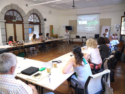 Conchi Fagundo presentando la metodología para la renovación de la acreditación CETS del P.N. de Garajonay-La Gomera