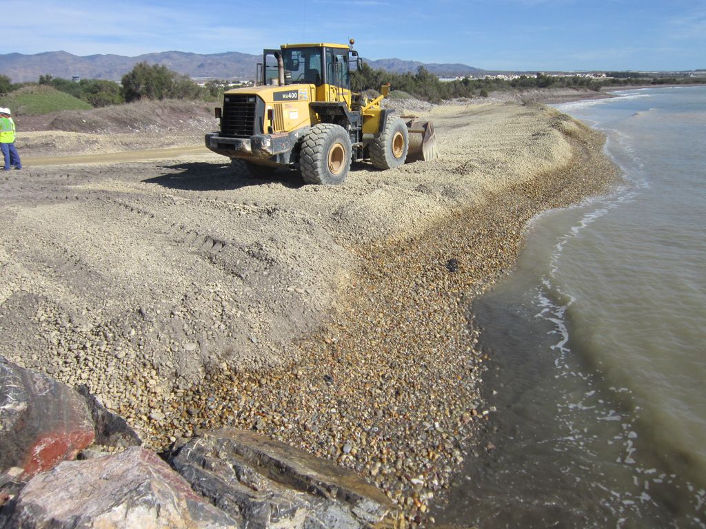 Recuperación ambiental de la playa de El Perdigal, Almería (Durante las obras)