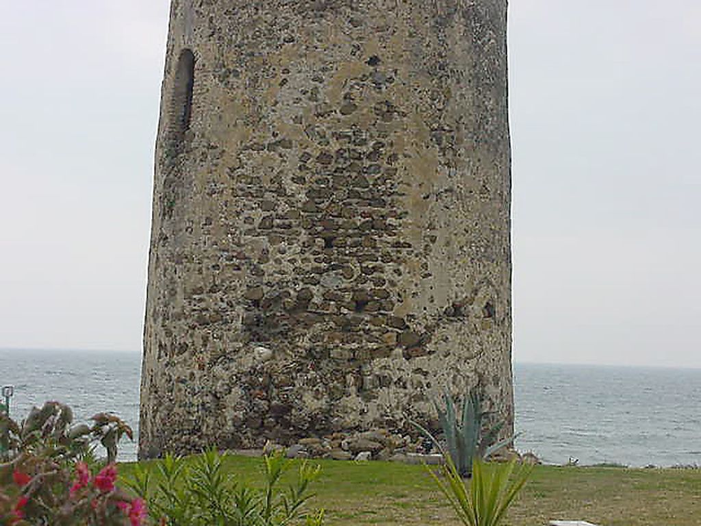 Torre de las Bóvedas (Marbella) (Antes de las obras)