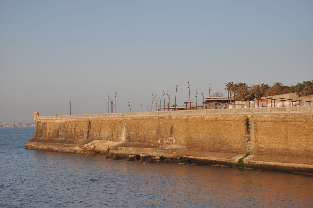 Reconstrucción de la muralla de Cádiz en la zona del Parque Genovés (Antes)