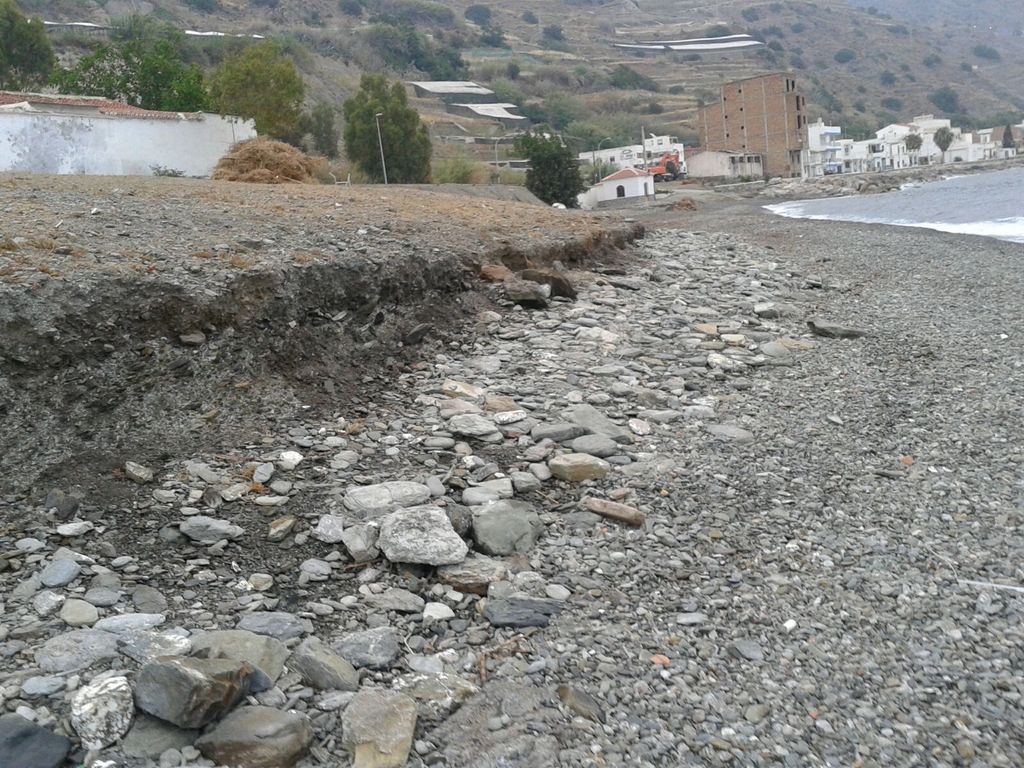 Antes. ACTUACIÓN 9.- Acondicionamiento de la playa de Torrenueva: Acondicionamiento de la playa realizando modificación de perfiles y pequeños trasvases, T.M. Motril. (Proyecto de mantenimiento y conservación de la costa de Granada 2016)