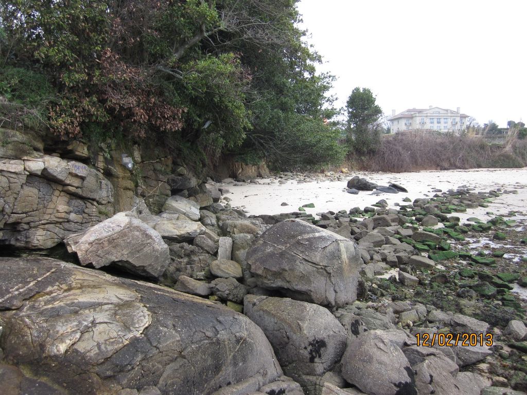 Acceso a la playa de los alemanes (T.M. de Cangas do Morrazo). Antes de las obras