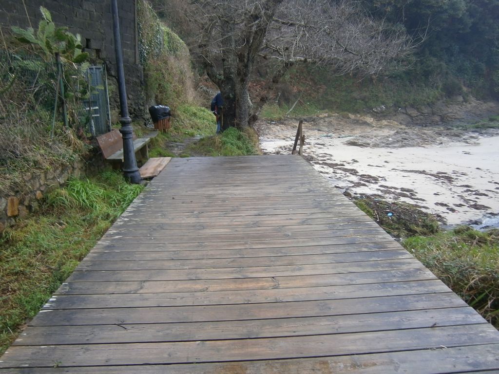 Reparación de pasarela de madera en playa de Sardiñeiro en Fisterra (Antes de las obras)