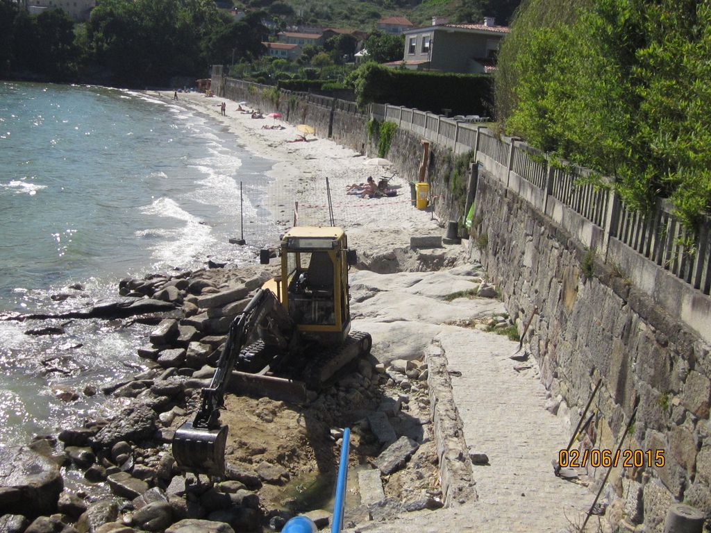 Rampa en playa Chancelas. Durante las obras