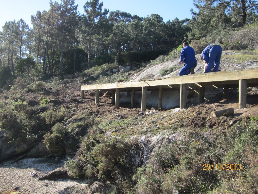 Senda litoral en la ensenada de O Esteiro (T.M. de O Grove). Durante las obras