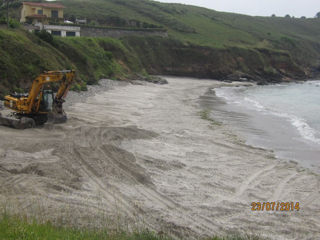 Playa de Bascuas (T.M. de Sanxenxo). Durante las obras