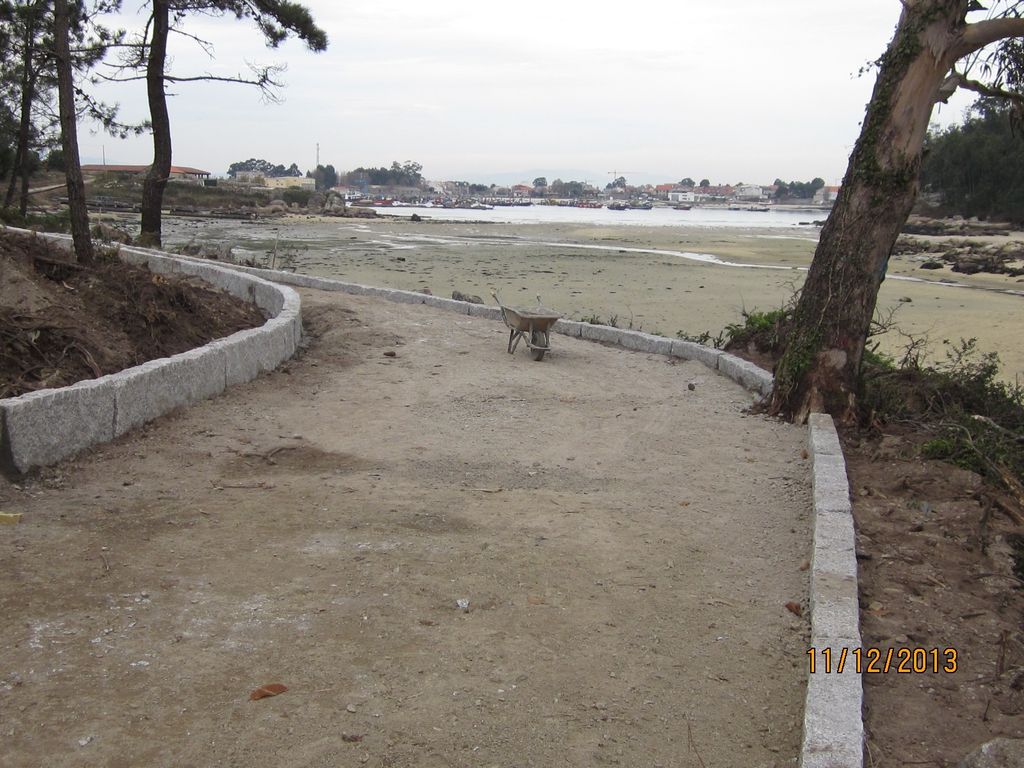 Senda litoral en la ensenada de O Esteiro (T.M. de O Grove). Durante las obras