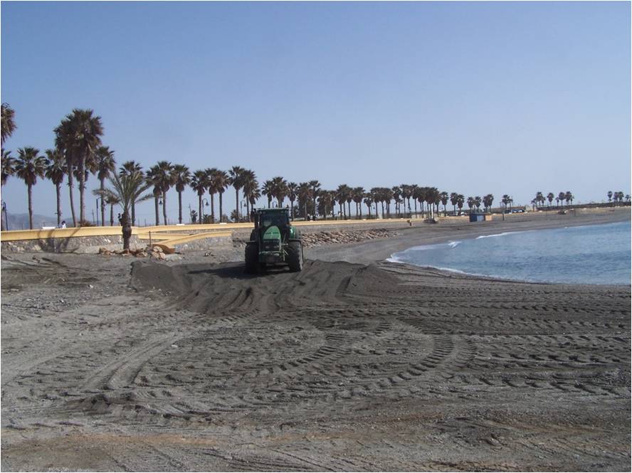 Reparación de daños producidos por el temporal del diciembre de 2014 en la costa mediterránea. El Censo. T.M. Adra (Durante las obras)