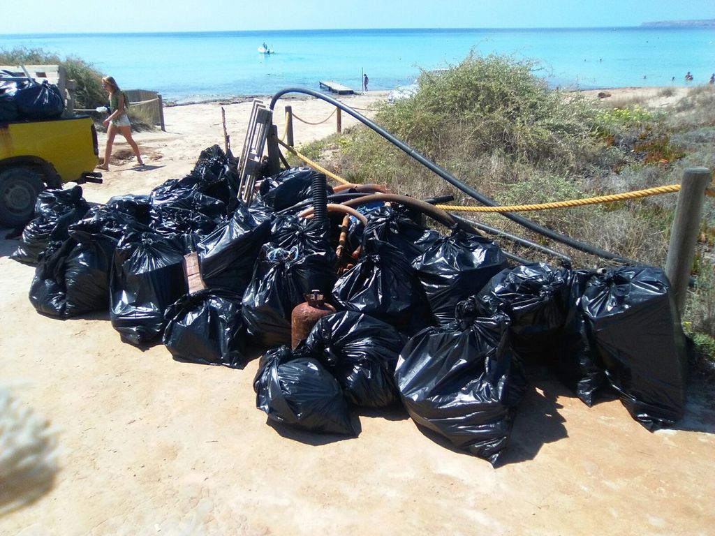 Limpieza en el mar de Ibiza y Formentera - (Durante las obras)