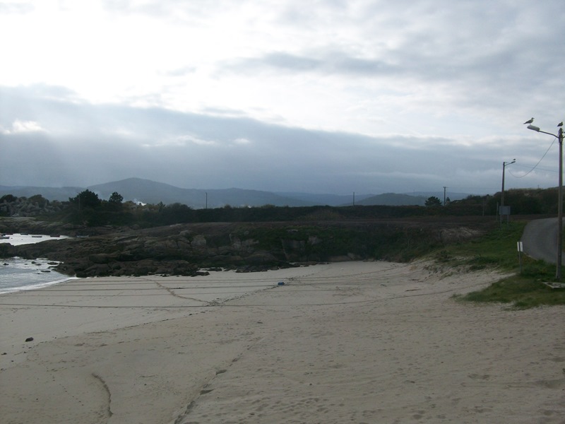 Demolición edificaciones en el entorno de la playa de Morás y restauración a su estado original. Después