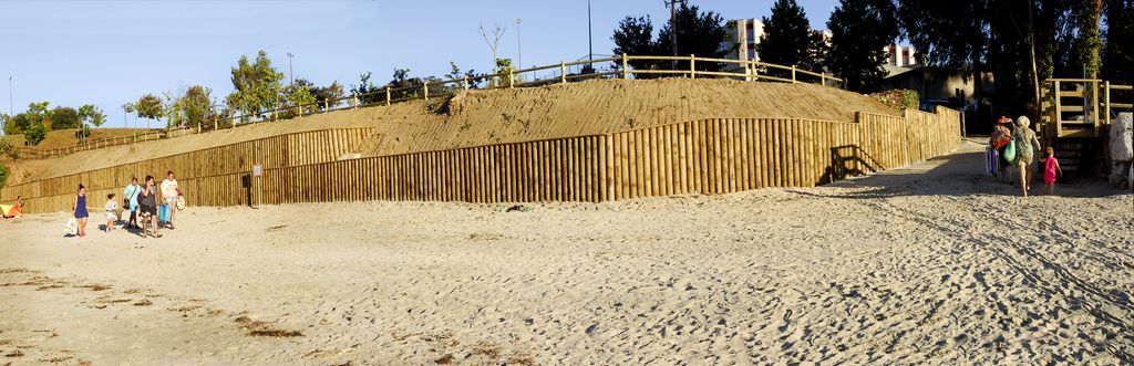 Obra de emergencia. Estabilización de taludes en la playa de Regueiro 2015-04-29 (Después de las obras)