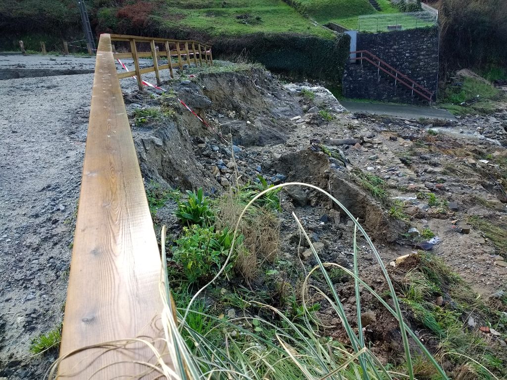 Mantenimiento y conservación V.Pontedeume. Playa de Ber - Construcción de empalizadas de madera y mejora de accesos (Antes de las obras)