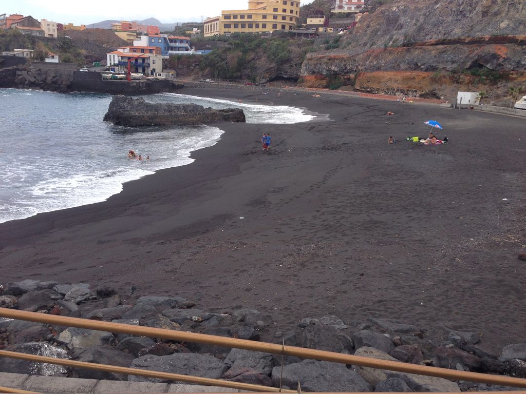 La Palma - Puerto Espíndola (Limpieza de playa). Después de las obras