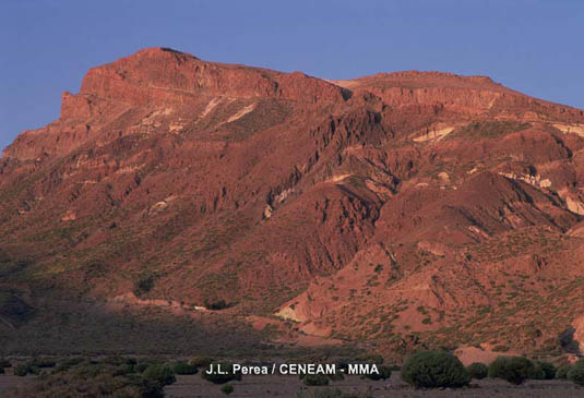 Monataña Guajara es el relieve más destacado de la pared de las Cañadas del Teide.
