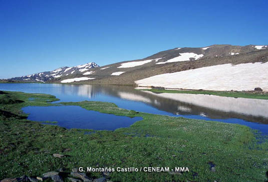 En Sierra Nevada existen multitud de lagunas, la mayoría de ellas son de origen glaciar.