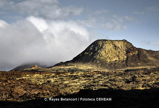 En Timanfaya todavía podemos observar fenómenos eruptivos con alto grado de conservación.