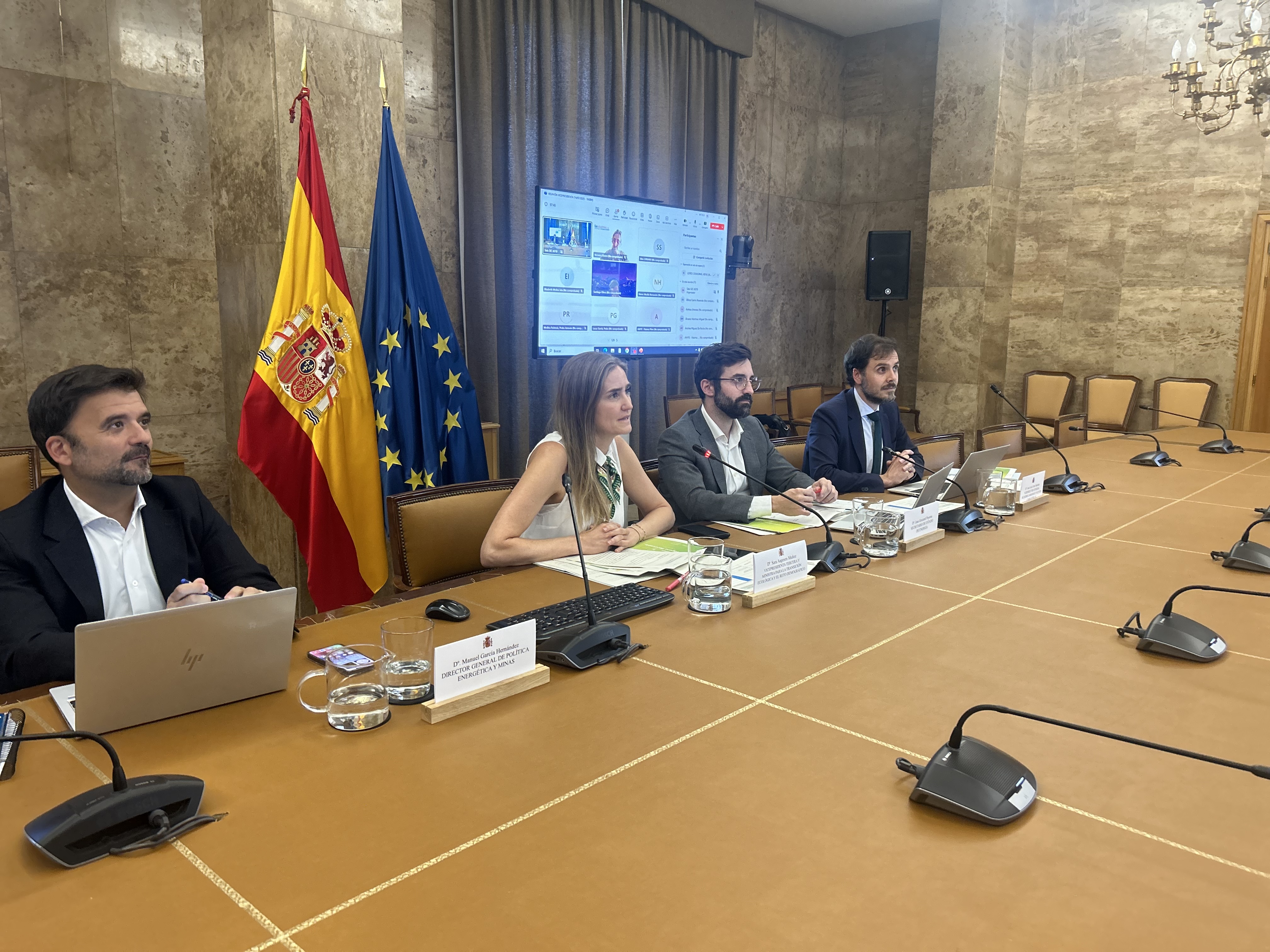 Imagen del artículo Sara Aagesen preside la reunión del Grupo asesor de hidrógeno renovable