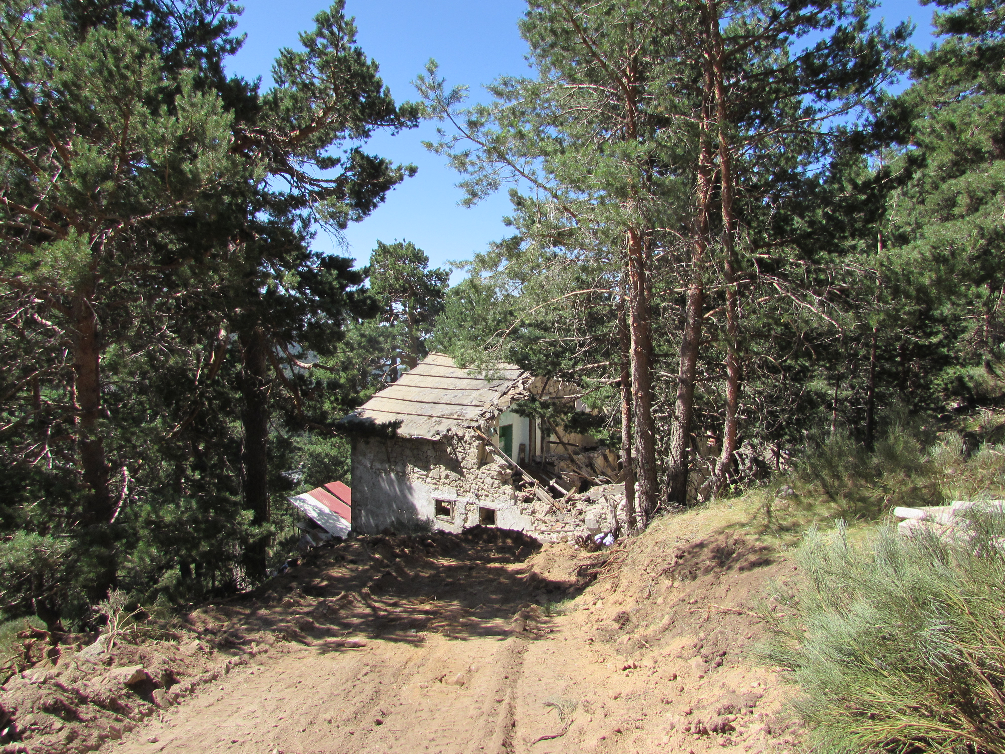 Panadería-demoliciones Puerto de Navacerrada