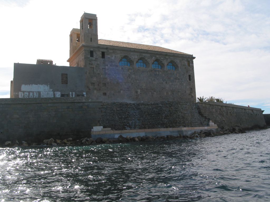 Obra de emergencia para reparación de daños por temporales de diciembre 2014 en la isla de Tabarca