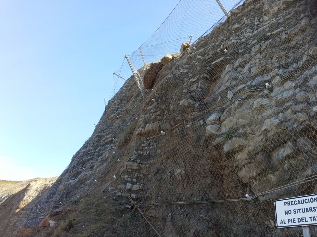 Mantenimiento de los sistemas de estabilización y protección instalados en la playa de Peñarrubia