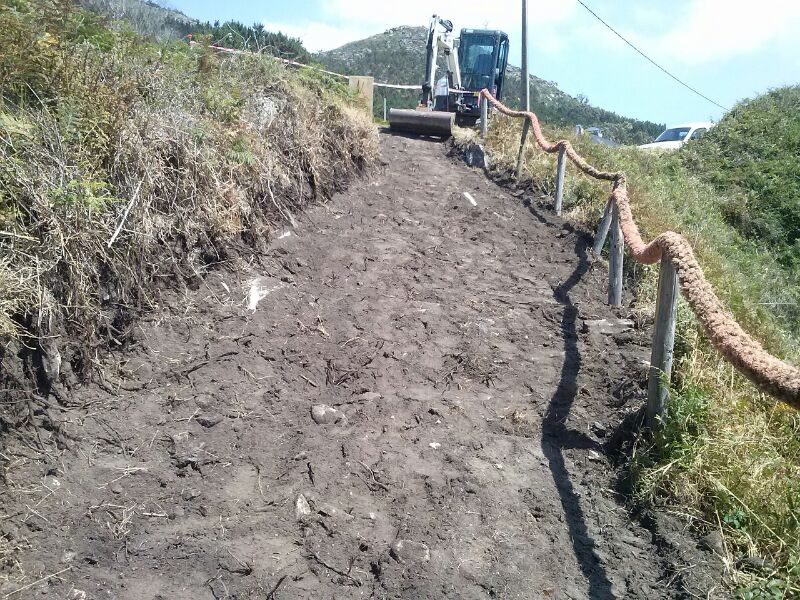 Reposición del acceso a la playa de Mougás