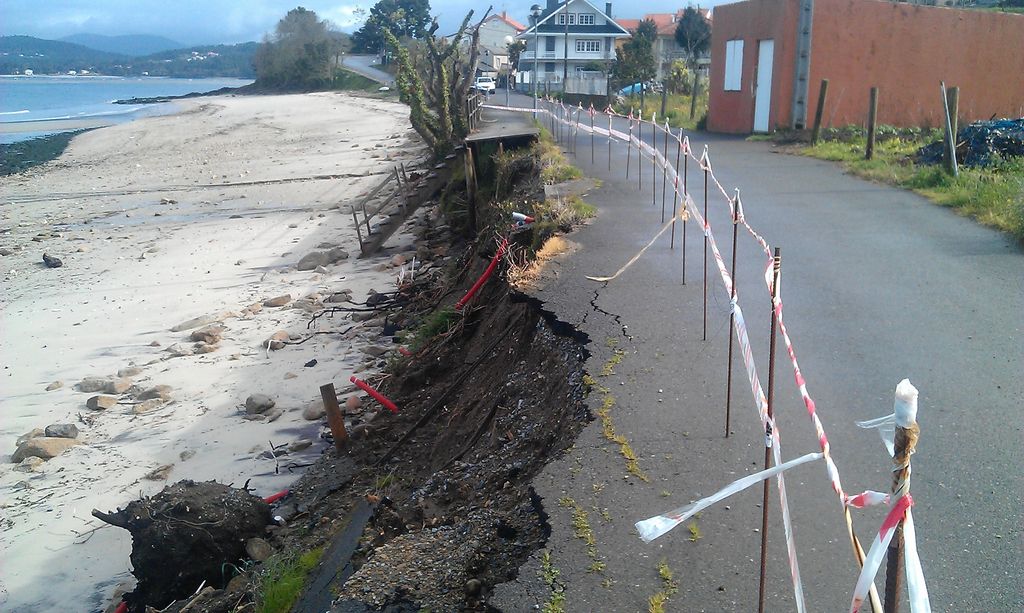 Playa de Boa. Reparación y consolidación de las pasarelas de acceso a la playa