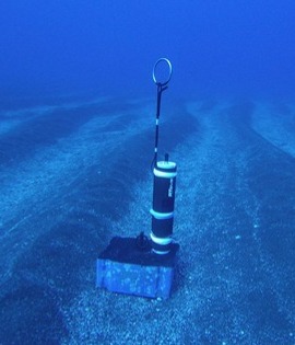 Fondeo de hidrófono para la monitorización del paisaje acústico en la Costa de Garafía, dentro de la demarcación marina canaria (Fotografía tomada por DC Servicios Ambientales)