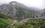 Vista de Sotres desde la senda