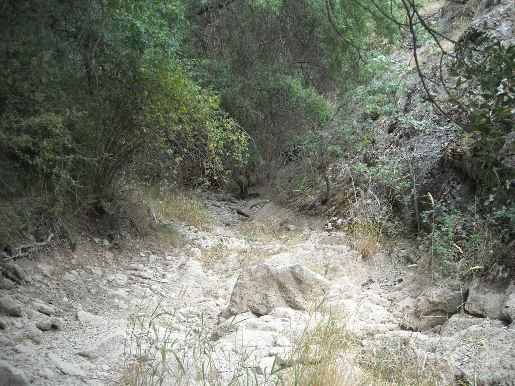 El cauce seco durante el periodo de estiaje en la reserva natural fluvial Río Dulce