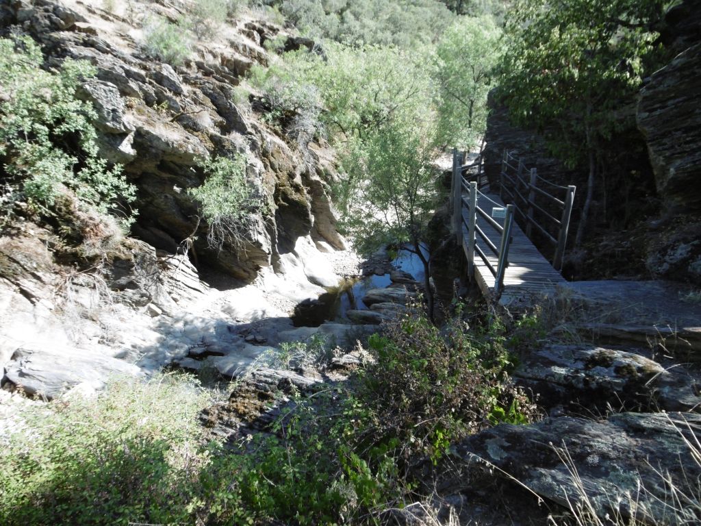 Senda ecológica en la reserva natural fluvial Río Malvecino