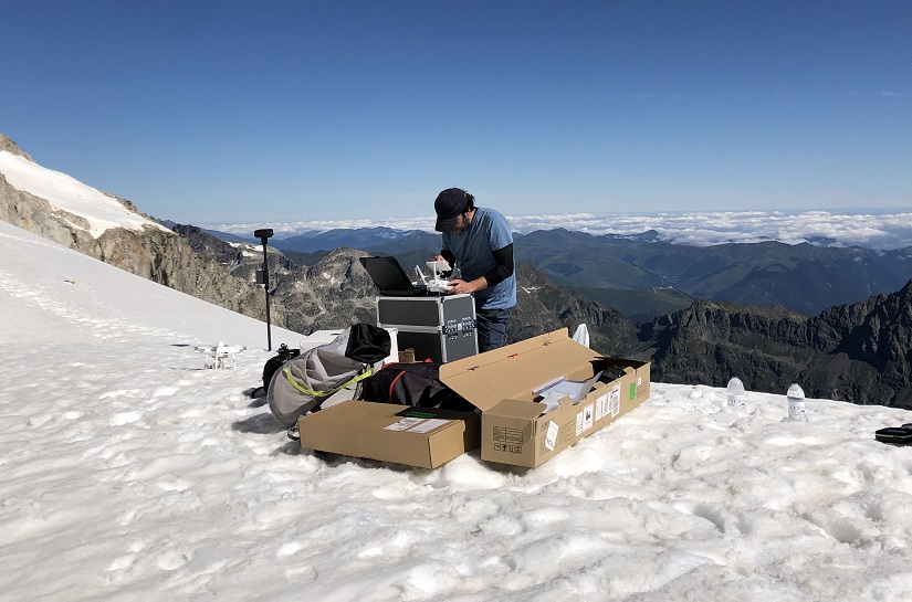 Equipo de medición fotogrametria aerotransportada. Glaciar de la Maladeta 2020